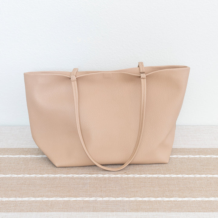 Borsa tote donna, accessorio moda che unisce eleganza e praticità per ogni giorno.