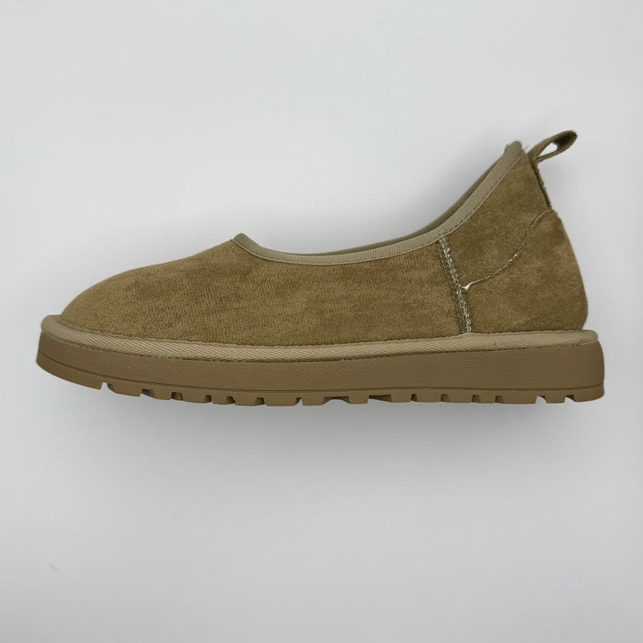 Mocassini donna beige, finitura calda per un comfort eccezionale, ideali per outfit casual.