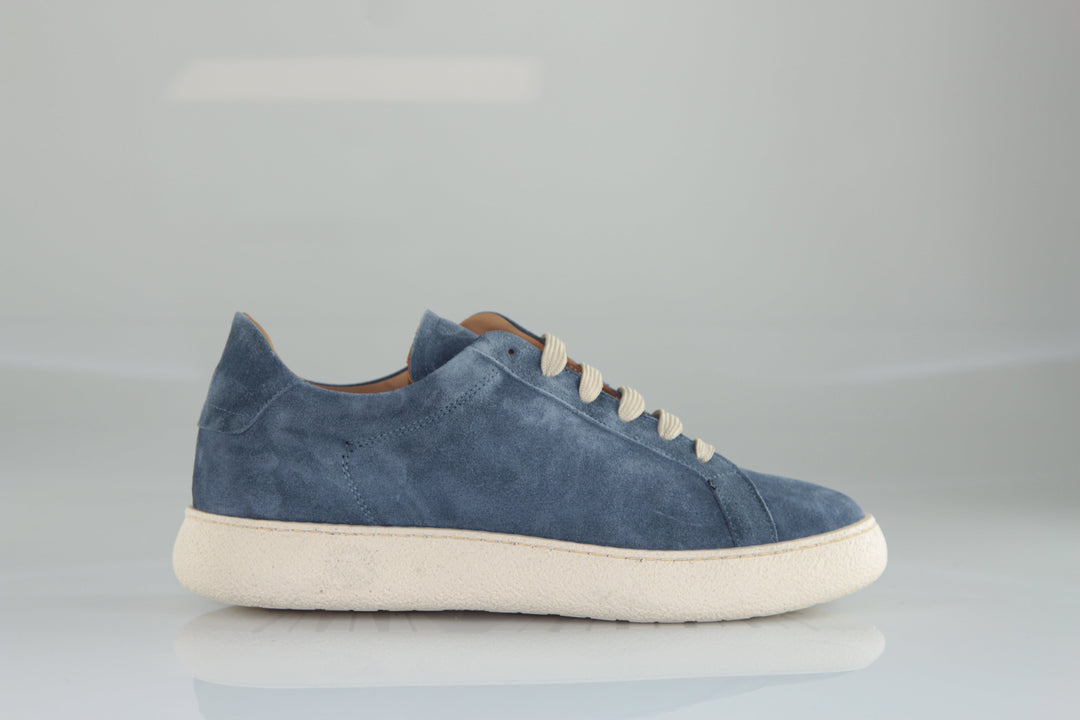 Sneakers casual-eleganti uomo azzurre, con rialzo invisibile di 6cm. Perfette per stile, comfort e versatilità.