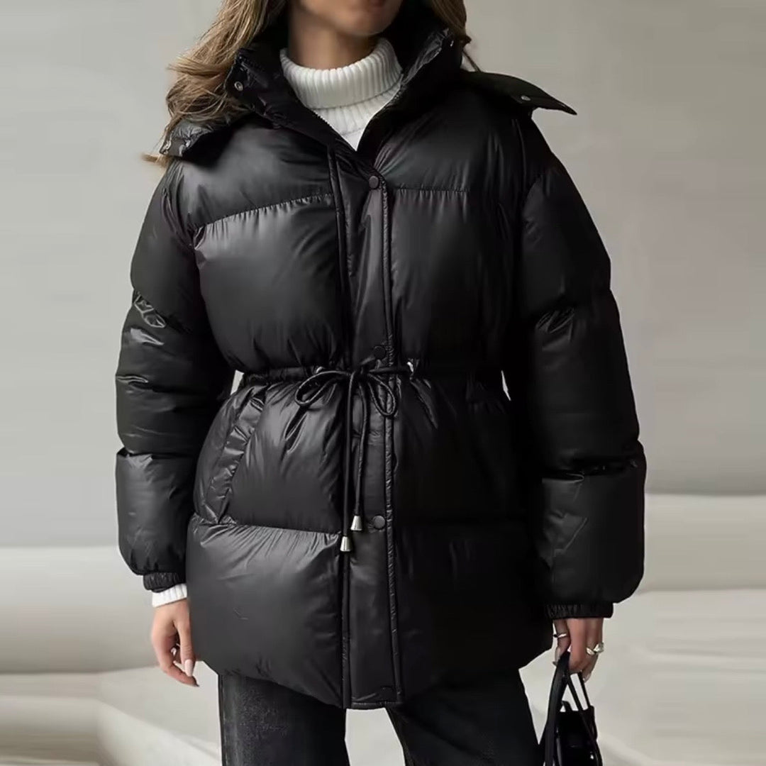 Giacca donna invernale calda e confortevole con vita regolabile e collo alto per l'abbigliamento quotidiano.