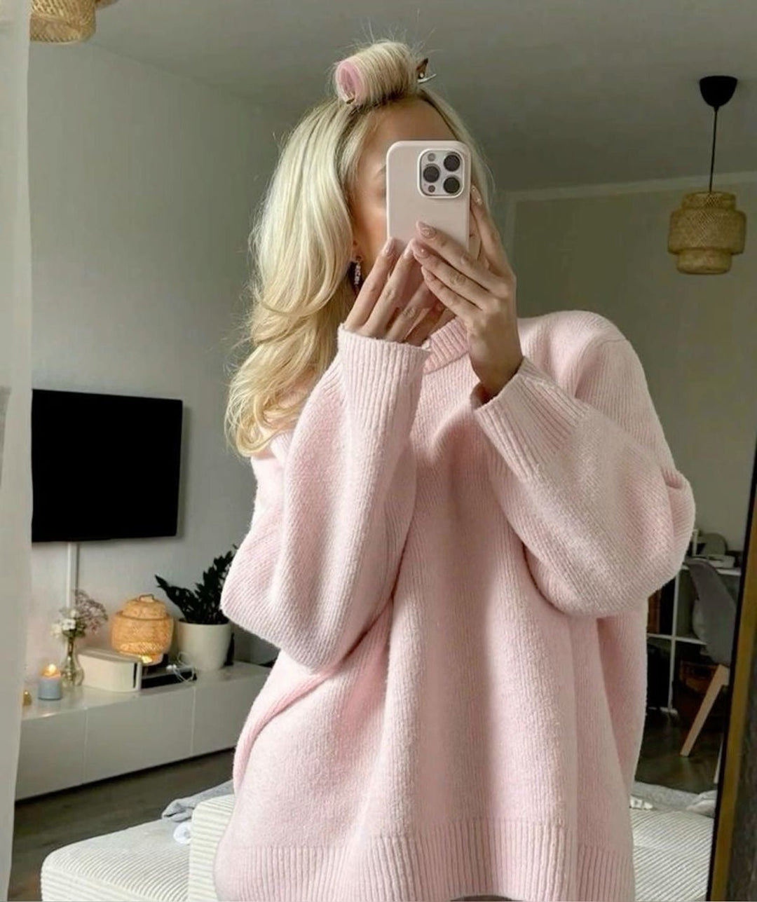 Maglione casual oversize rosa per donna, con scollo rotondo, per un look comodo e di tendenza autunno/inverno.