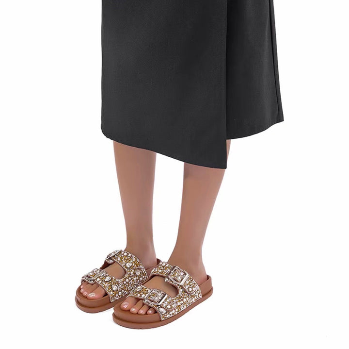 Sandalo Amalfi da donna con perle, moda italiana, calzature estive eleganti e versatili.