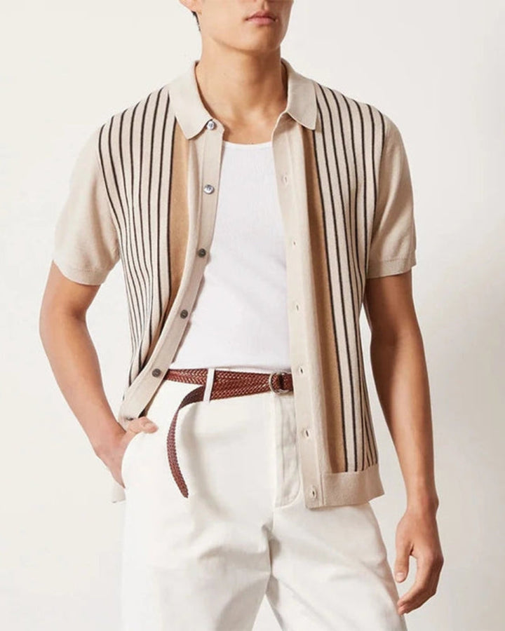 Polo uomo casual beige a righe verticali, maniche corte. Ideale per la moda estiva e resort, massimo comfort.
