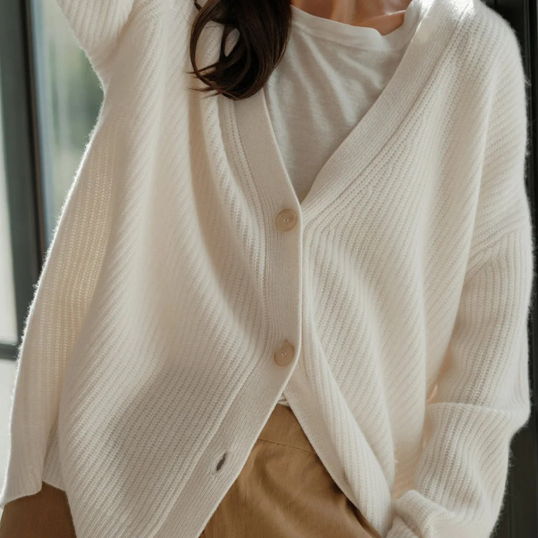Moda donna autunno inverno: cardigan oversize comodo, caldo e molto elegante.