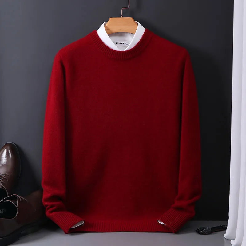 Maglione uomo elegante a tinta unita con scollo rotondo. Caldo e confortevole per un look casual o formale maschile.
