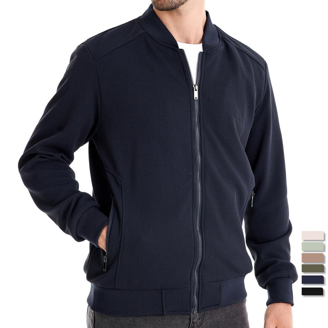 Uomo che indossa giacca a coste calda ed elegante. Perfetta per outfit invernale e moda casual maschile.
