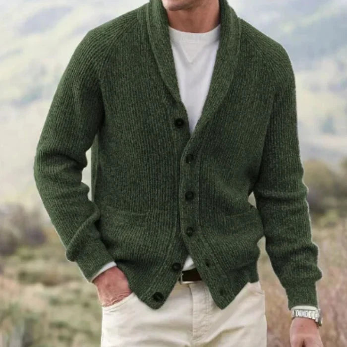 Cardigan vintage uomo con bottoni e scollo a V. Maglieria elegante per moda maschile casual chic, autunno/inverno.