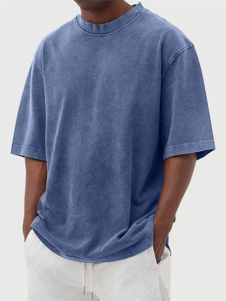 Maglietta oversize da uomo con effetto lavato, perfetta per un look casual e rilassato.