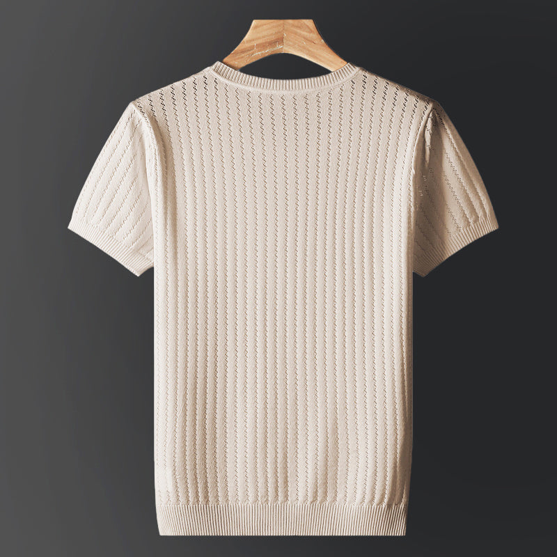 Maglietta uomo essenziale a manica corta, girocollo. Comfort elasticizzato per una vestibilità perfetta. Qualità e stile casual.