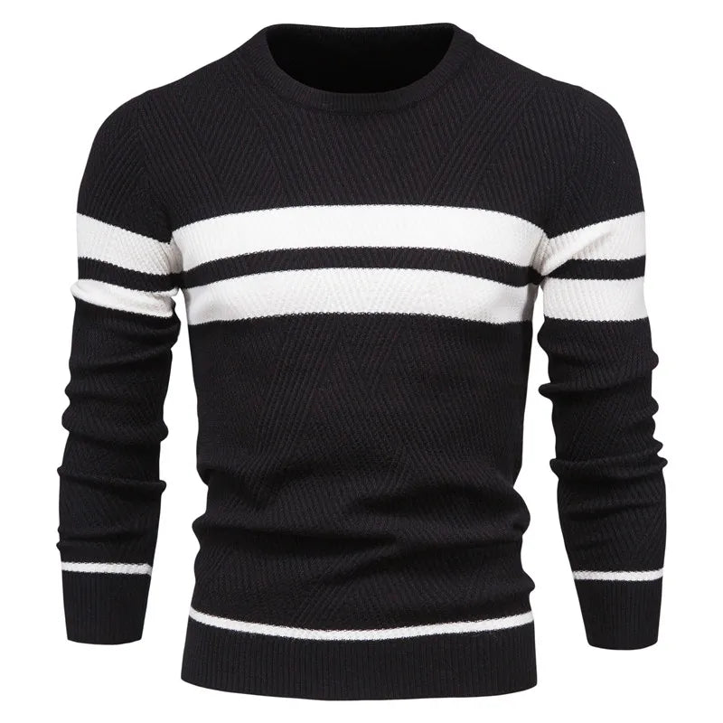 Maglione uomo girocollo comfort fit. Pullover in maglia per un benessere quotidiano. Stile versatile e maniche lunghe.