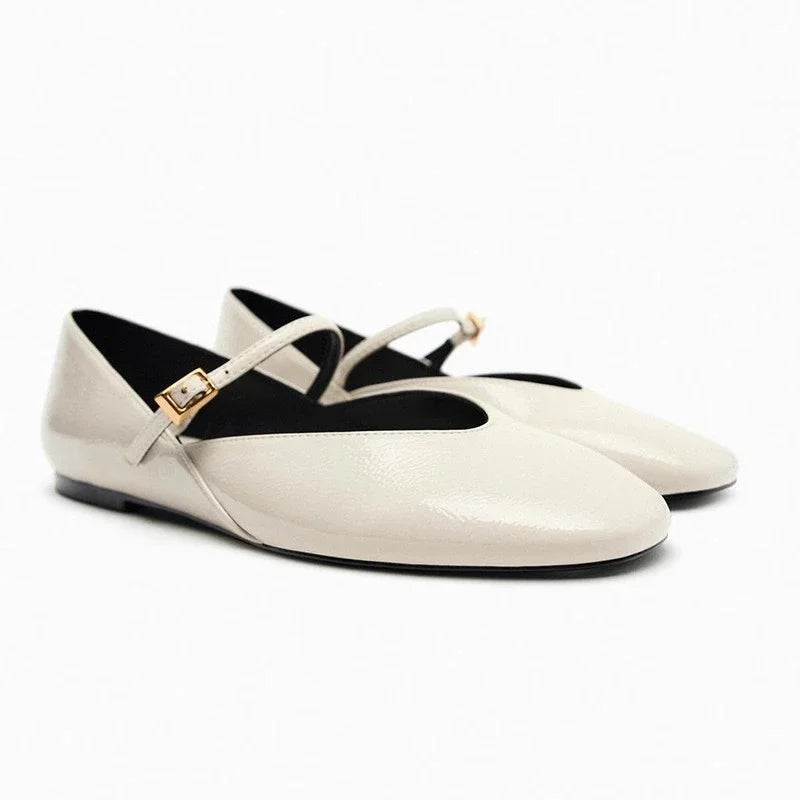 Ballerine donna lucide eleganti, perfette per ogni occasione. Scarpe comode e di moda.