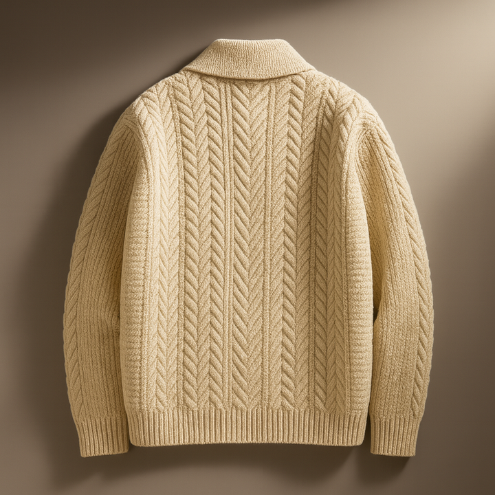 Cardigan uomo elegante con bottoni, perfetto per un look casual-chic. Moda autunnale versatile.