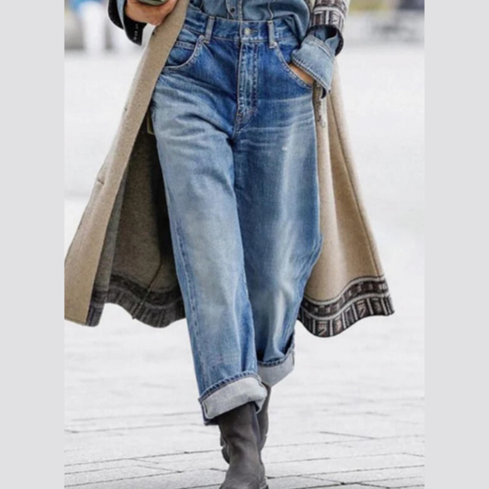 Pantaloni denim donna eleganti, comfort e stile unico. Ideali per look casual e moda, vestibilità comoda.