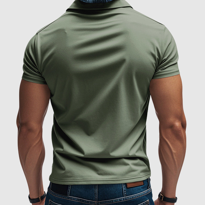 Polo uomo traspirante e resistente, vestibilità atletica, ideale per primavera estate. Stile casual elegante.