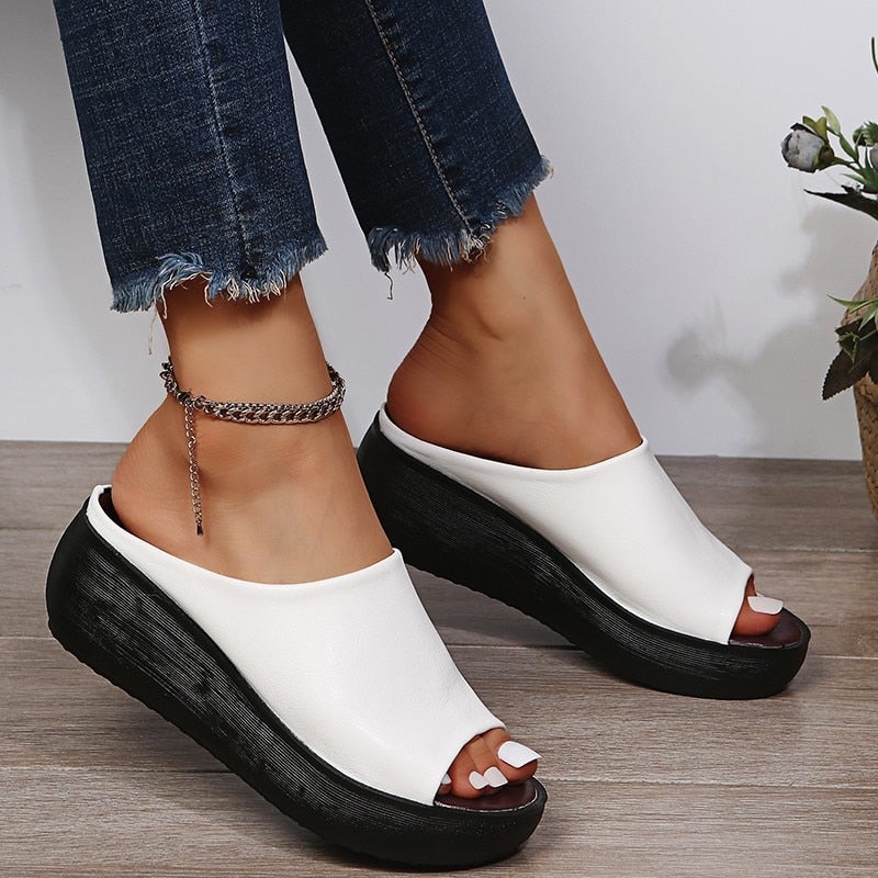 Sandali con zeppa da donna, scarpe estive confortevoli e alla moda per ogni outfit.