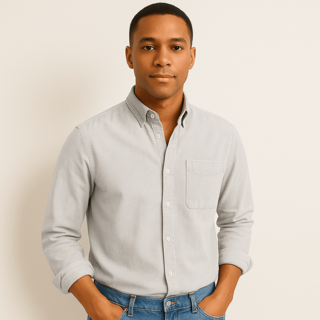 Camicia uomo classica, maniche lunghe, taglio regolare, perfetta per l'ufficio e il dopo lavoro.
