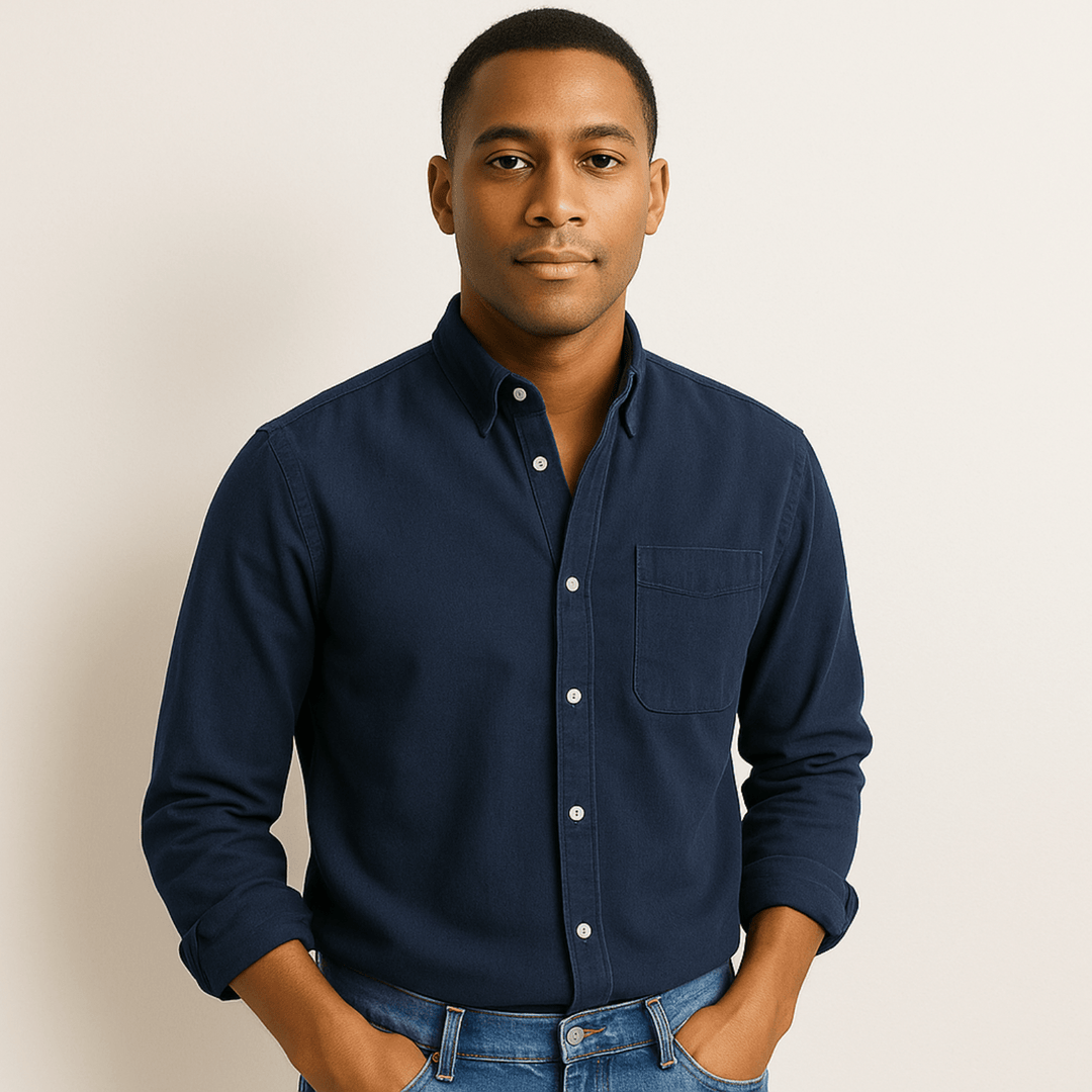 Camicia uomo a maniche lunghe, vestibilità regolare, elegante e versatile per ogni occasione.