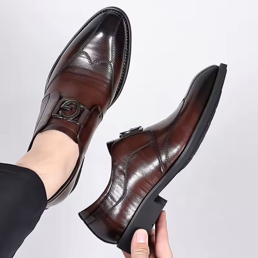 Scarpe uomo business monk strap bordeaux. Design formale con fibbie, comfort assicurato per un look impeccabile.