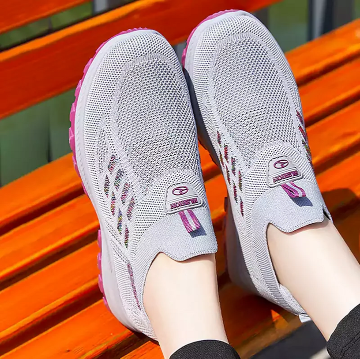 Sandali uomo estivi viola con zeppa platform. Design moderno, supporto arco plantare per calzature comfort.