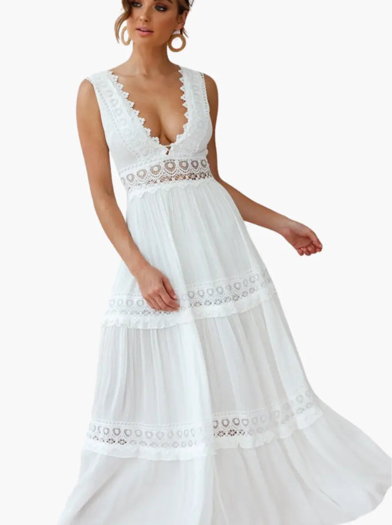 Maxi abito boho bianco da donna, con scollo a V. Eleganza fluida per l'estate, feste o cerimonie speciali.