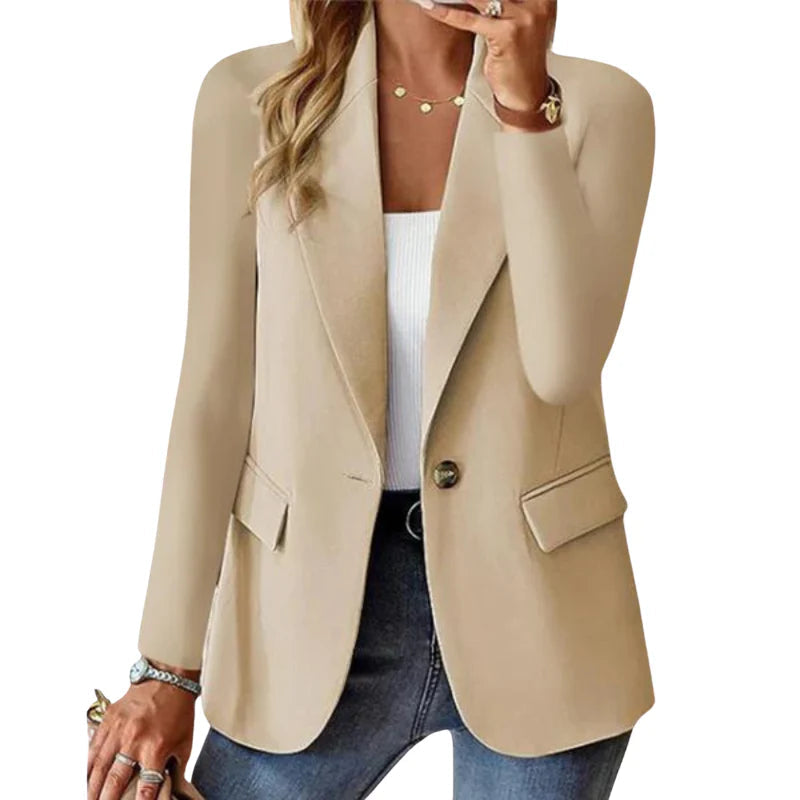 Blazer donna elegante monopetto con vestibilità sagomata. Perfetto per outfit ufficio e occasioni formali.