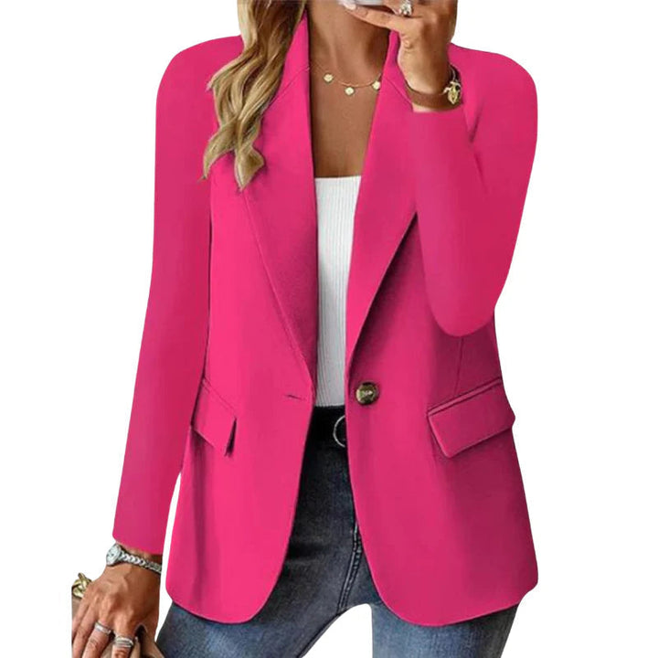 Blazer donna beige monopetto sagomato, ideale per un look raffinato in ufficio o casual chic.