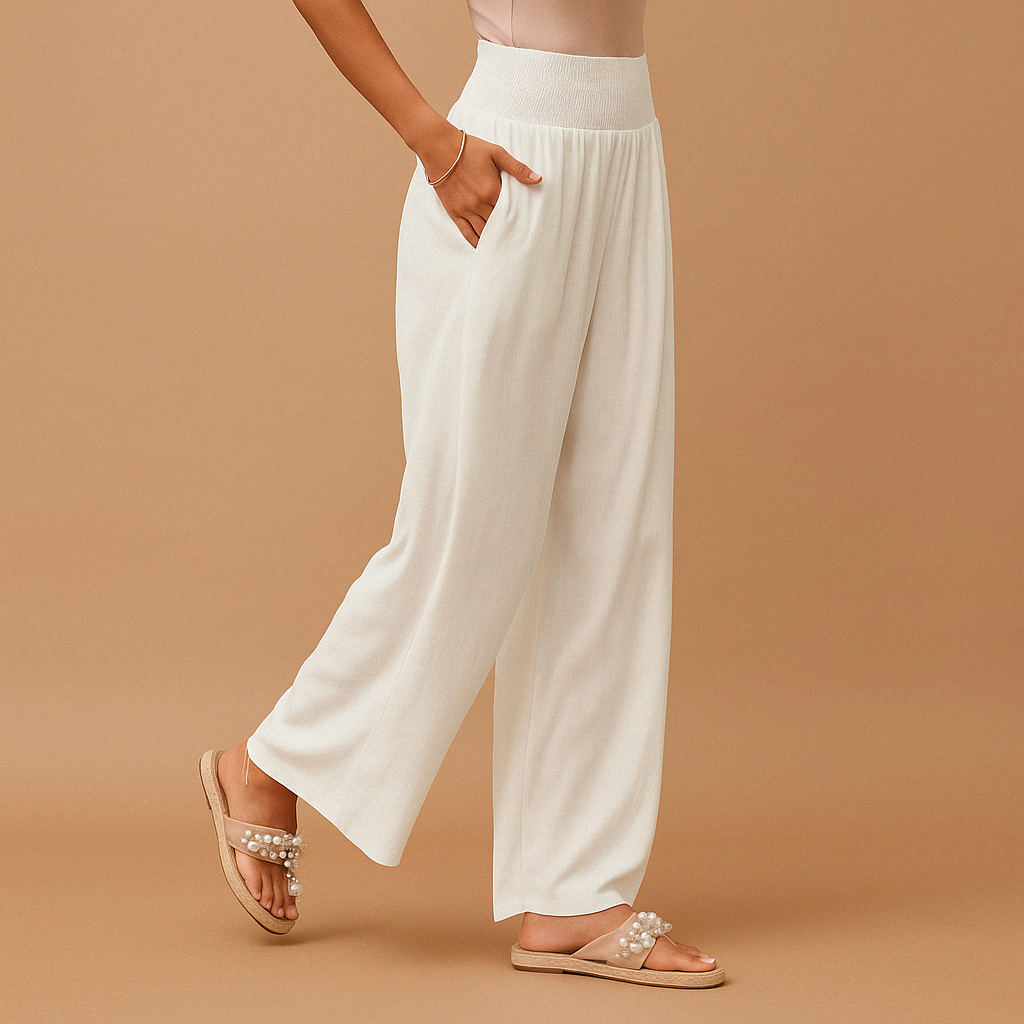 Pantaloni bianchi donna a vita alta, gamba larga, con tasche laterali. Versatili per moda e comfort.