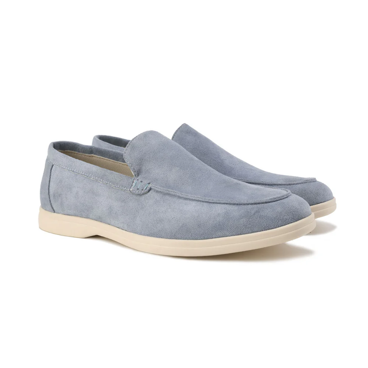 Scarpe versatili: mocassini uomo neri, adatti per l'ufficio o per serate casual.