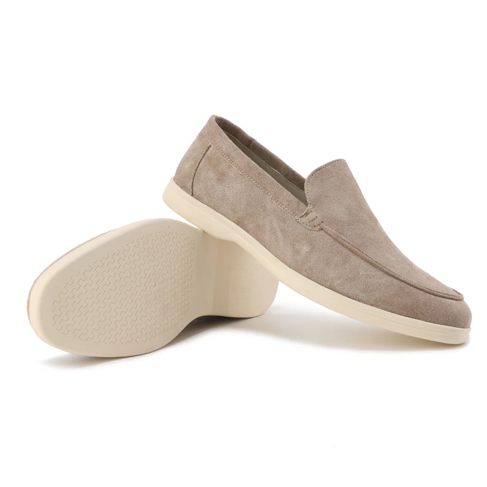 Mocassini casual da uomo, perfetti per uno stile rilassato ma sempre curato e versatile.