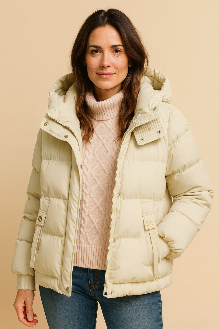 Capospalla donna, piumino trapuntato con bottoni, per un look autunnale invernale.