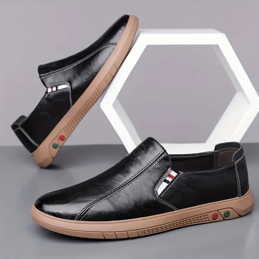 Mocassini uomo slip-on marroni in pelle, perfetti per outfit casual o semi-eleganti, comfort garantito.