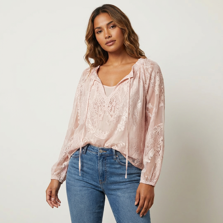 Blusa versatile donna, per un look dal casual raffinato all'outfit chic. Moda femminile essenziale.
