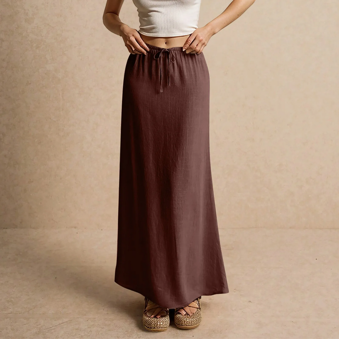 Gonna donna maxi, tessuto leggero e cadente, ideale per un look estivo o primaverile chic.