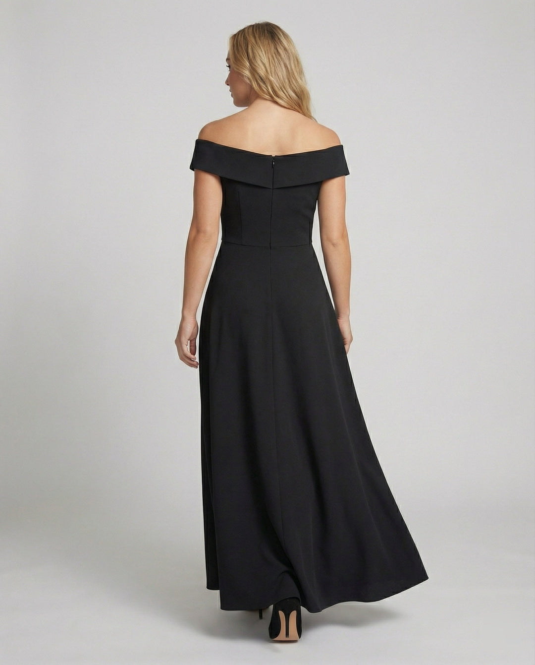 Maxi abito donna elegante, vestito cerimonia aderente, con bustier scollato e spalle scoperte. Ideale per serate.