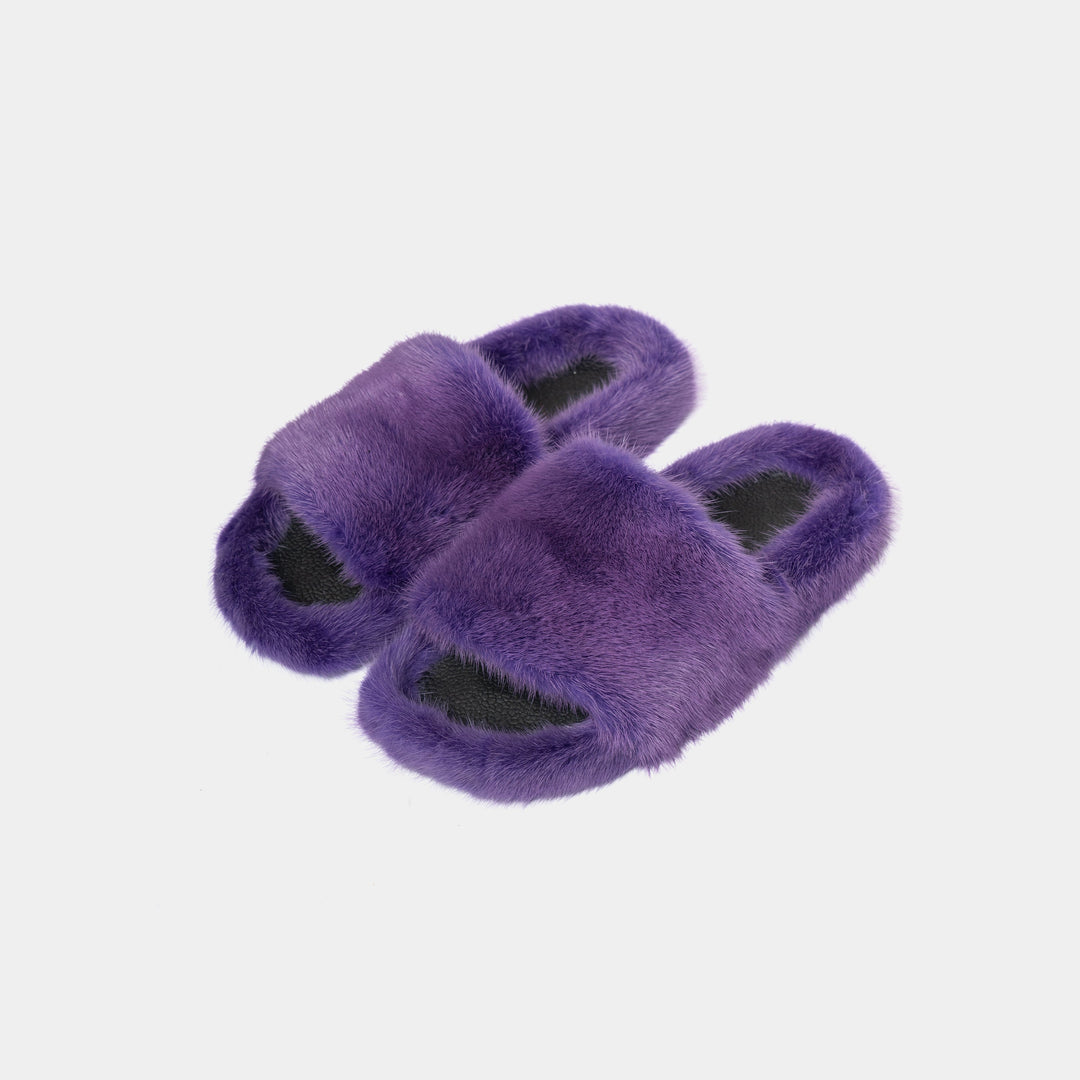 Pantofole donna viola morbide in visone, perfette per comfort e relax a casa.