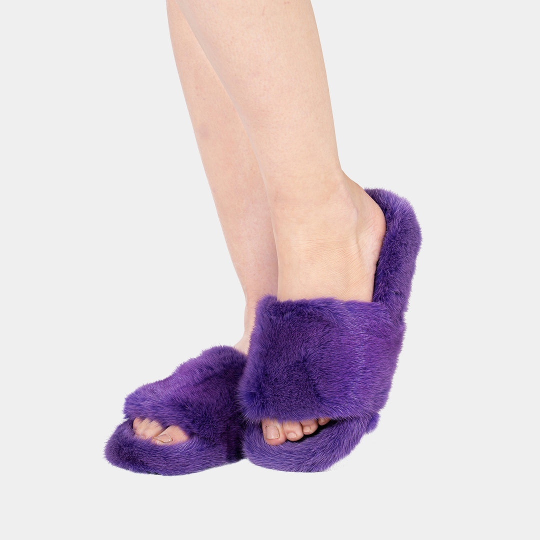 Calzature da casa: pantofole donna viola super morbide con elegante fascia in visone.