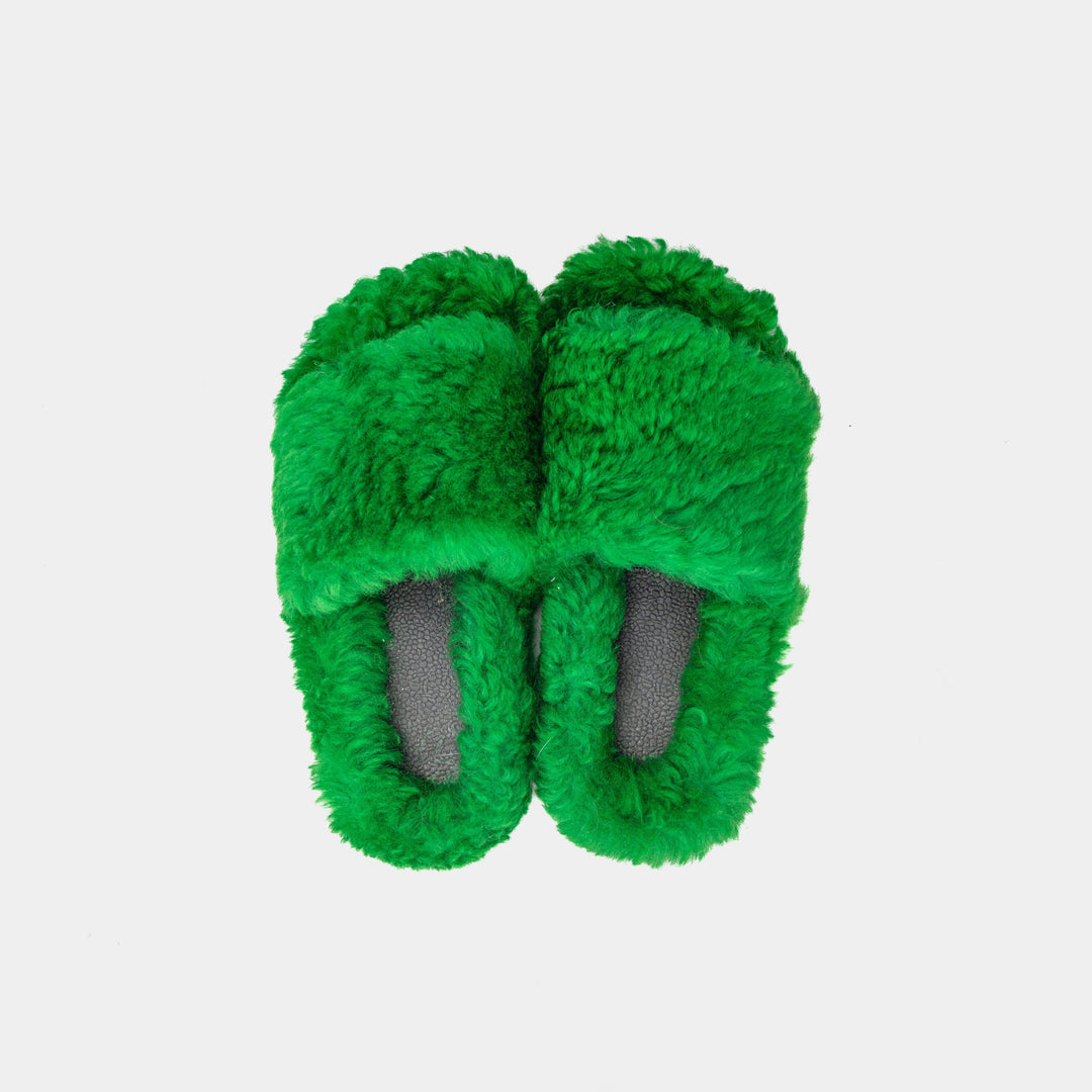 Pantofole invernali da donna verdi in montone, super calde e morbide, perfette per il relax a casa.