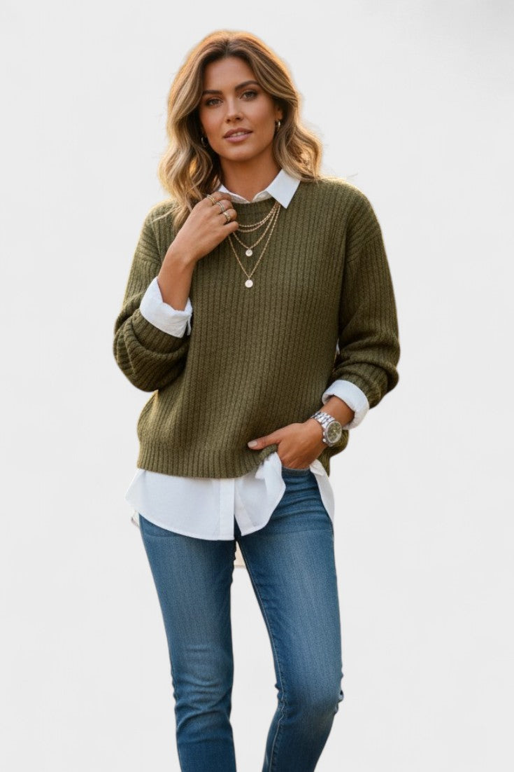 Maglione donna verde scuro con girocollo in maglia a coste. Ideale per uno stile casual o elegante.