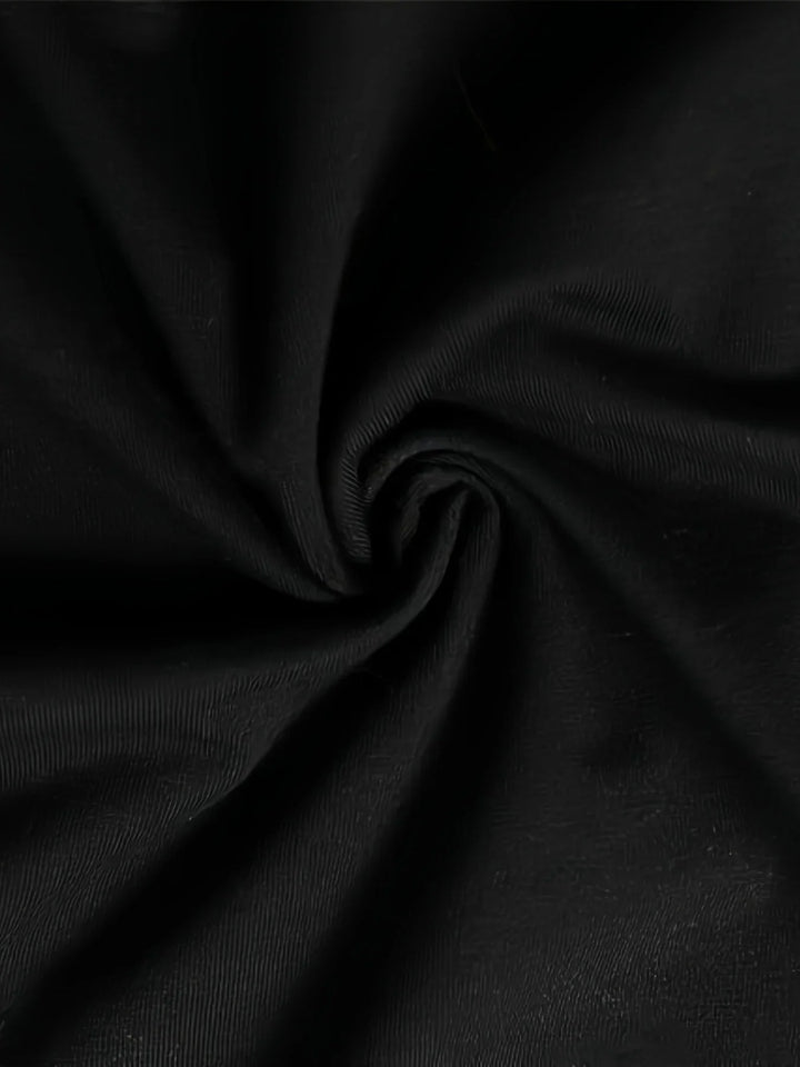 Maglia donna confortevole con scollo rotondo e fantasia a cuori. Capo casual ed elegante per l'autunno.