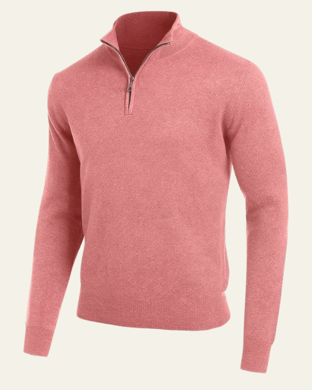 Dettaglio: collo alto di maglione uomo con cerniera regolabile, stile autunno inverno, elegante casual.