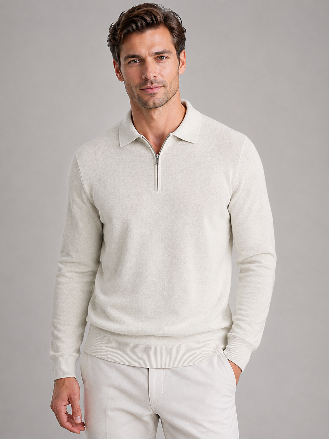 Maglione uomo con mezza zip e collo polo, maglieria raffinata per un look autunnale-invernale distintivo.