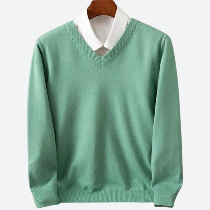 Abbigliamento maschile: maglione uomo versatile scollo a V, perfetto per moda uomo autunno inverno, caldo e di stile.