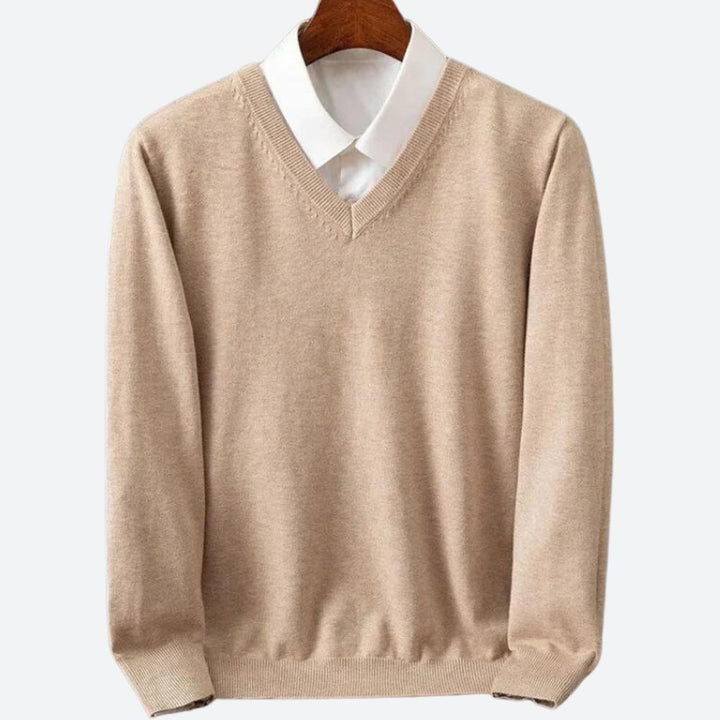 Maglione uomo con scollo a V, caldo e confortevole, ideale per un look casual o elegante in autunno e inverno.