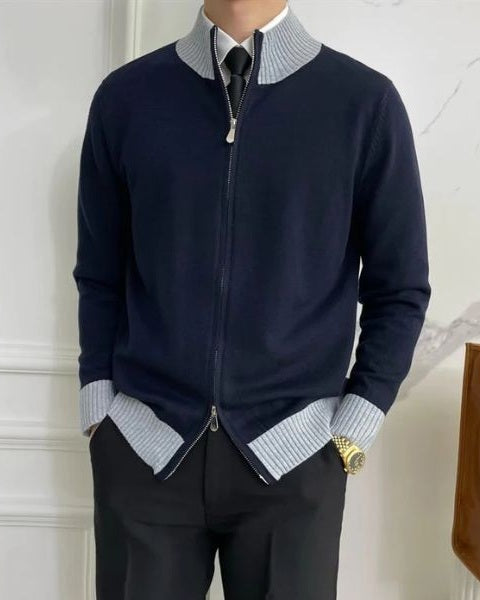 Maglione uomo elegante full-zip a collo alto, un must-have per l'abbigliamento invernale maschile.