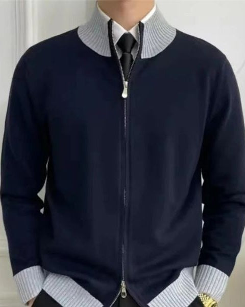 Caldo maglione uomo full-zip a collo alto, indispensabile per affrontare il freddo invernale con stile.