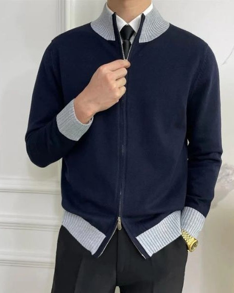 Maglione uomo con cerniera intera e collo alto, capo di abbigliamento maschile caldo e versatile.
