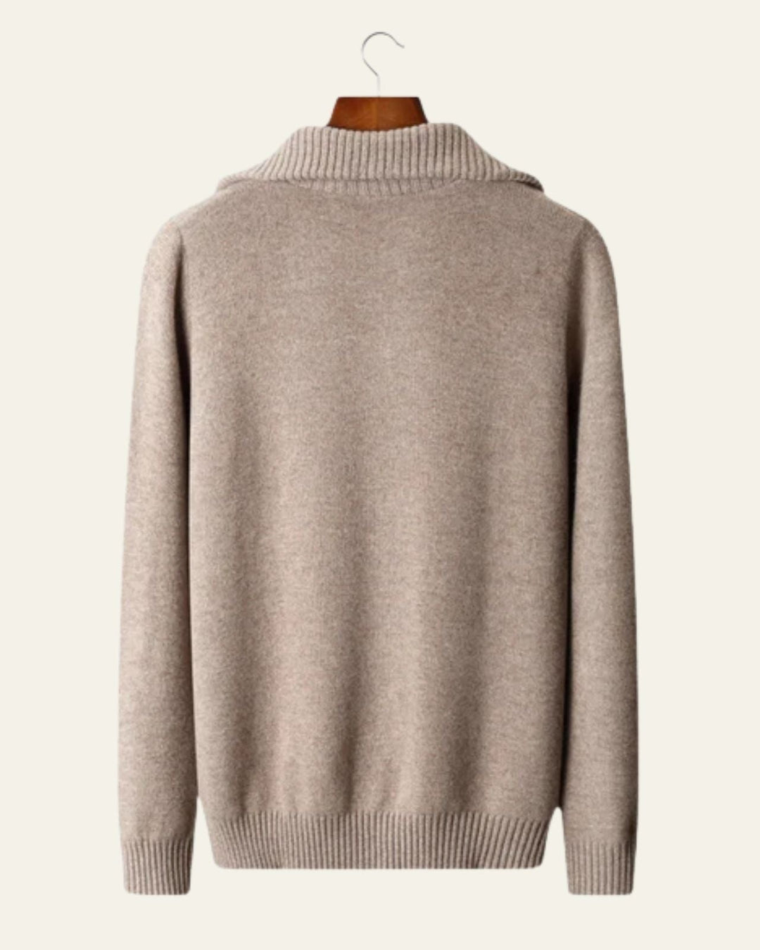 Caldo maglione uomo con zip e trecce, ideale per un look invernale confortevole ed elegante. Stile casual alla moda.