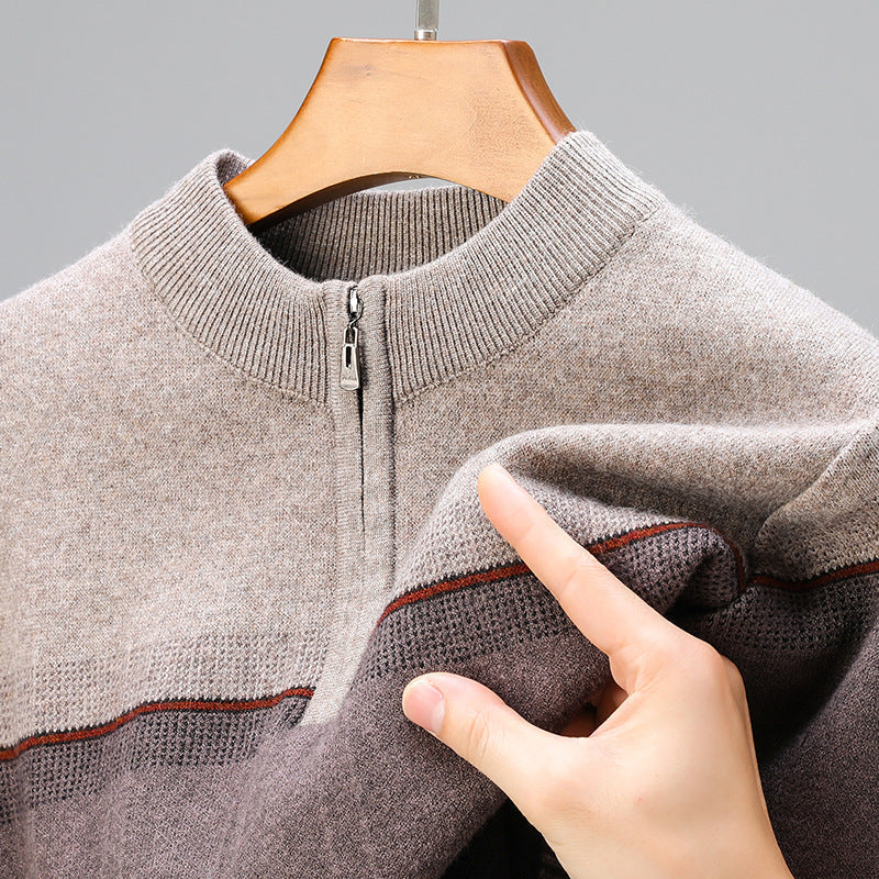 Maglione uomo con zip e colletto alto per uno stile definito. Maglieria maschile comoda, perfetta per ogni occasione.