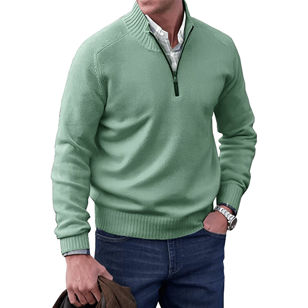 Pull uomo con mezza zip e collo alto, versatile per abbigliamento maschile casual ed elegante.