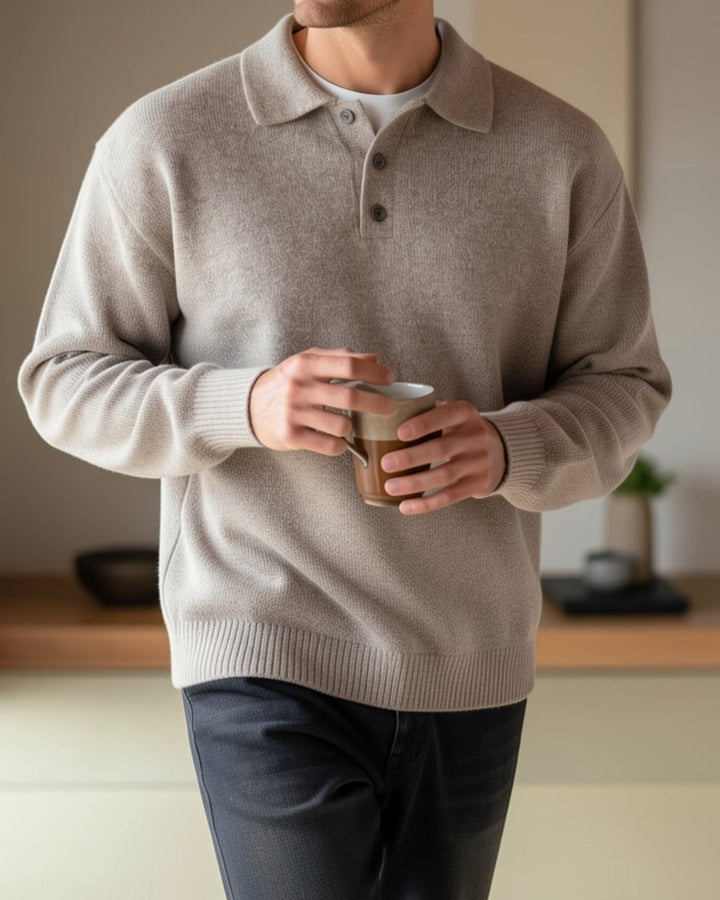 Maglione uomo ampio, stile elegante e casual. Ideale per la moda autunnale e il comfort.